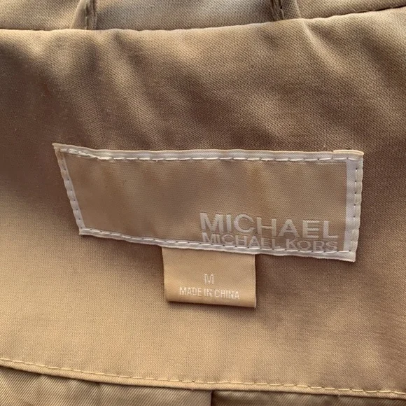 MICHAEL KORS Tan Trench Coat, Medium, pop-collar knee-length w/long buckle belt - Picture 3 of 9